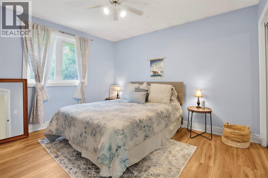 Photo 35 of 34 Braemar Boulevard, Chatham ON