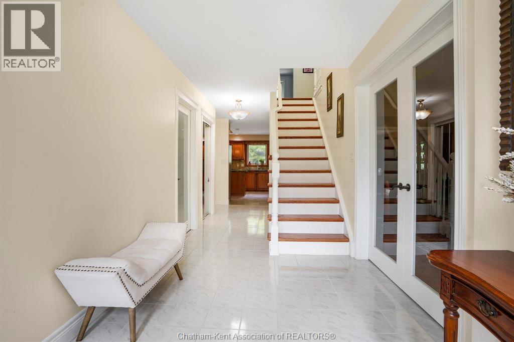 Photo 5 of 34 Braemar Boulevard, Chatham ON