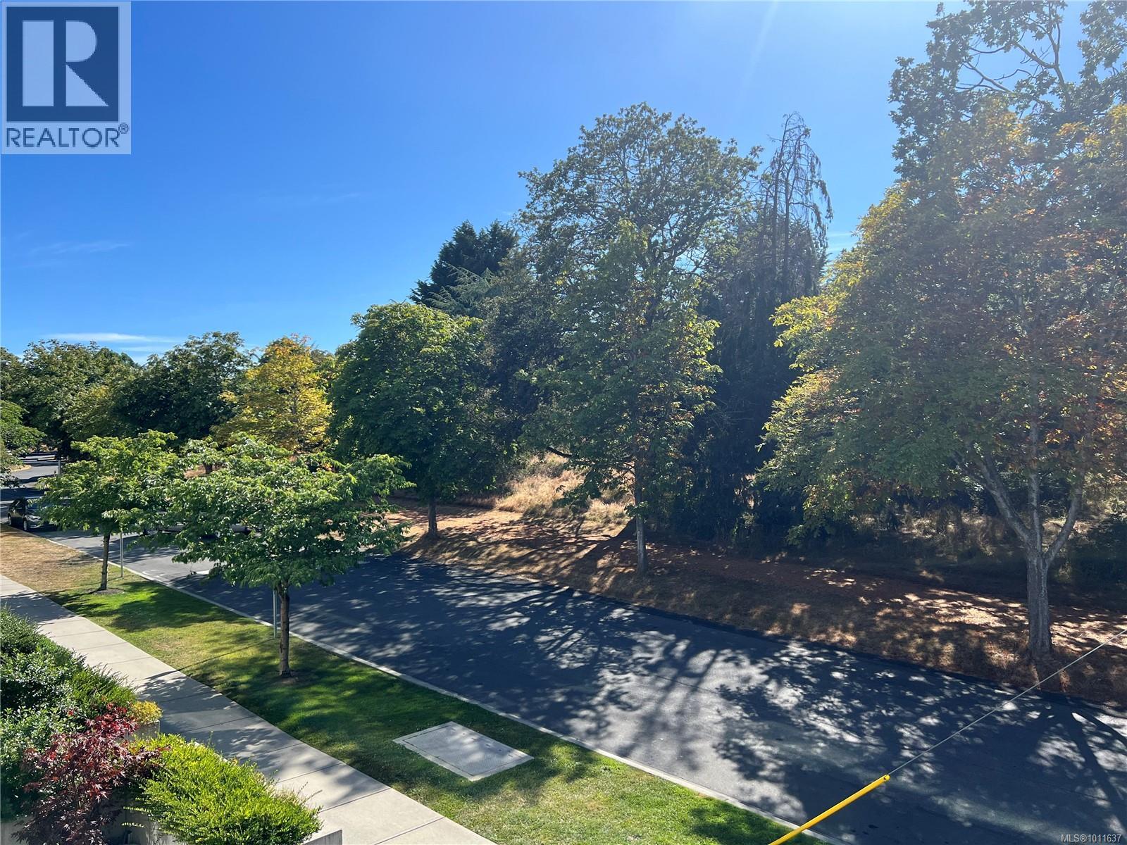 Photo 32 of 206 986 Heywood Ave, Victoria BC