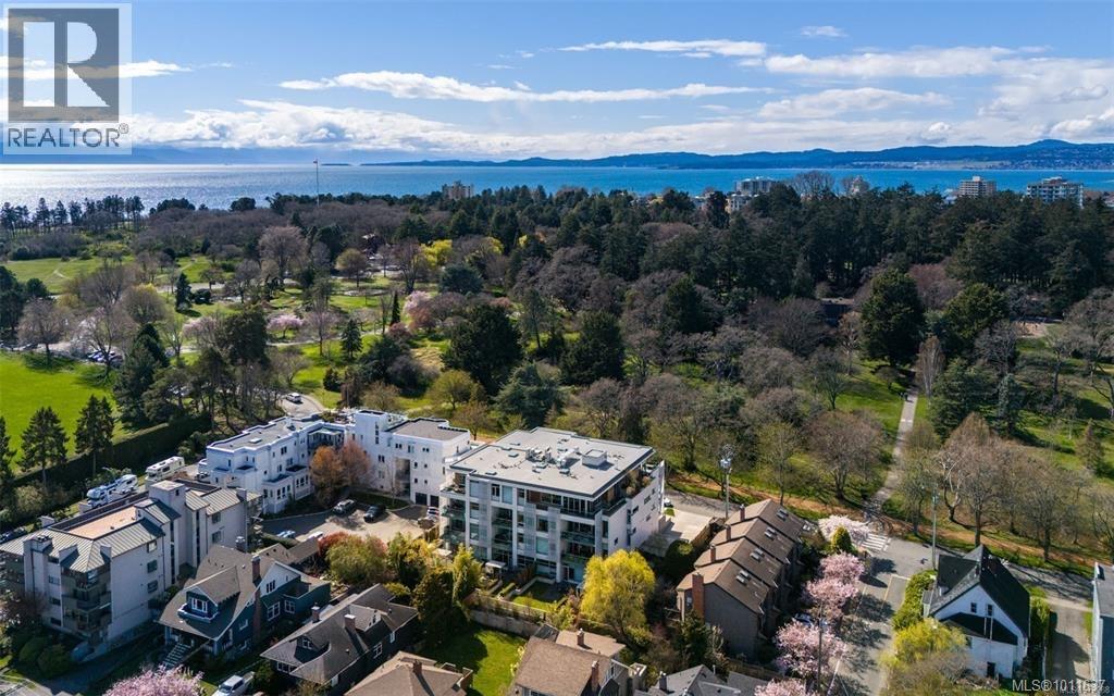 Photo 47 of 206 986 Heywood Ave, Victoria BC