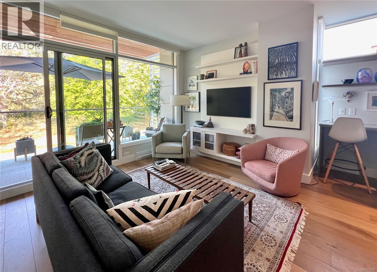 Photo 9 of 206 986 Heywood Ave, Victoria BC