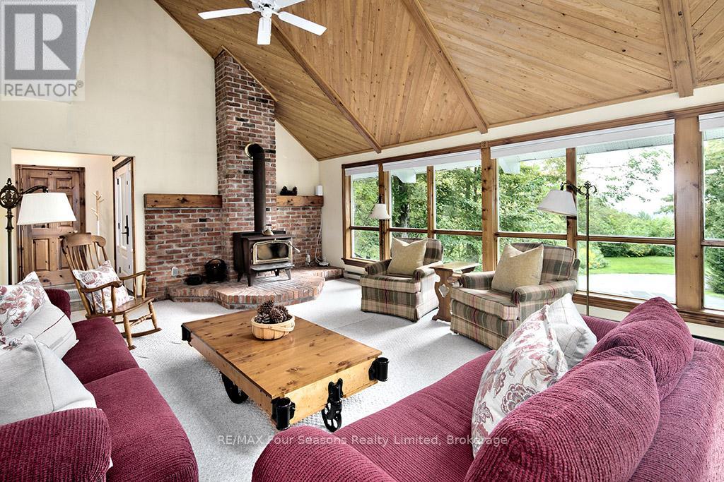 Photo 6 of 148 Northmount Crescent, Blue Mountains ON