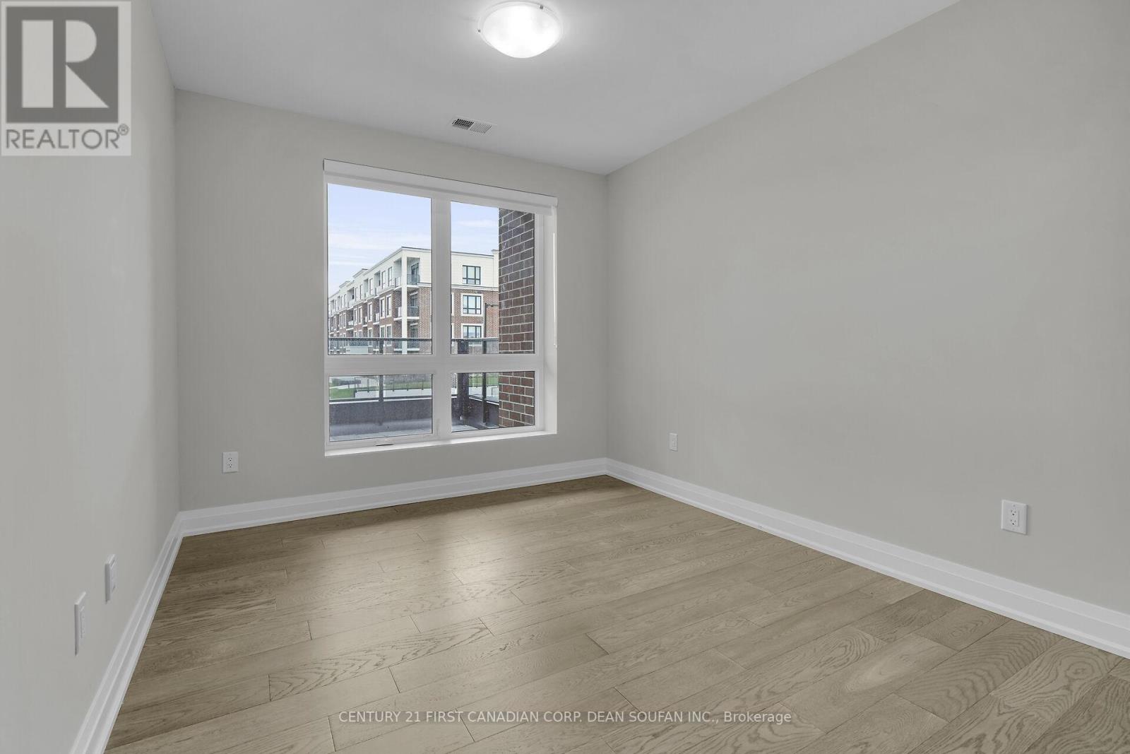 Photo 17 of 201 1975 Fountain Grass Drive, London South ON