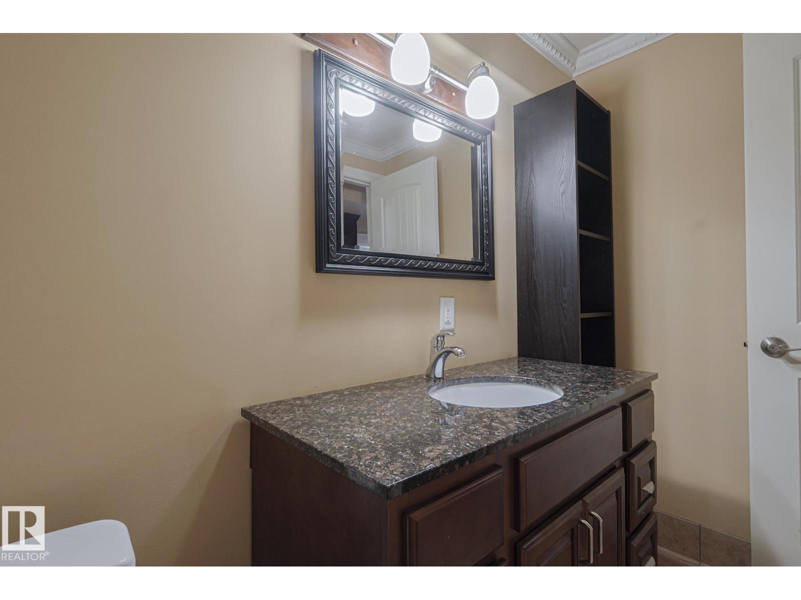 Photo 17 of 10731 150 St Nw, Edmonton AB