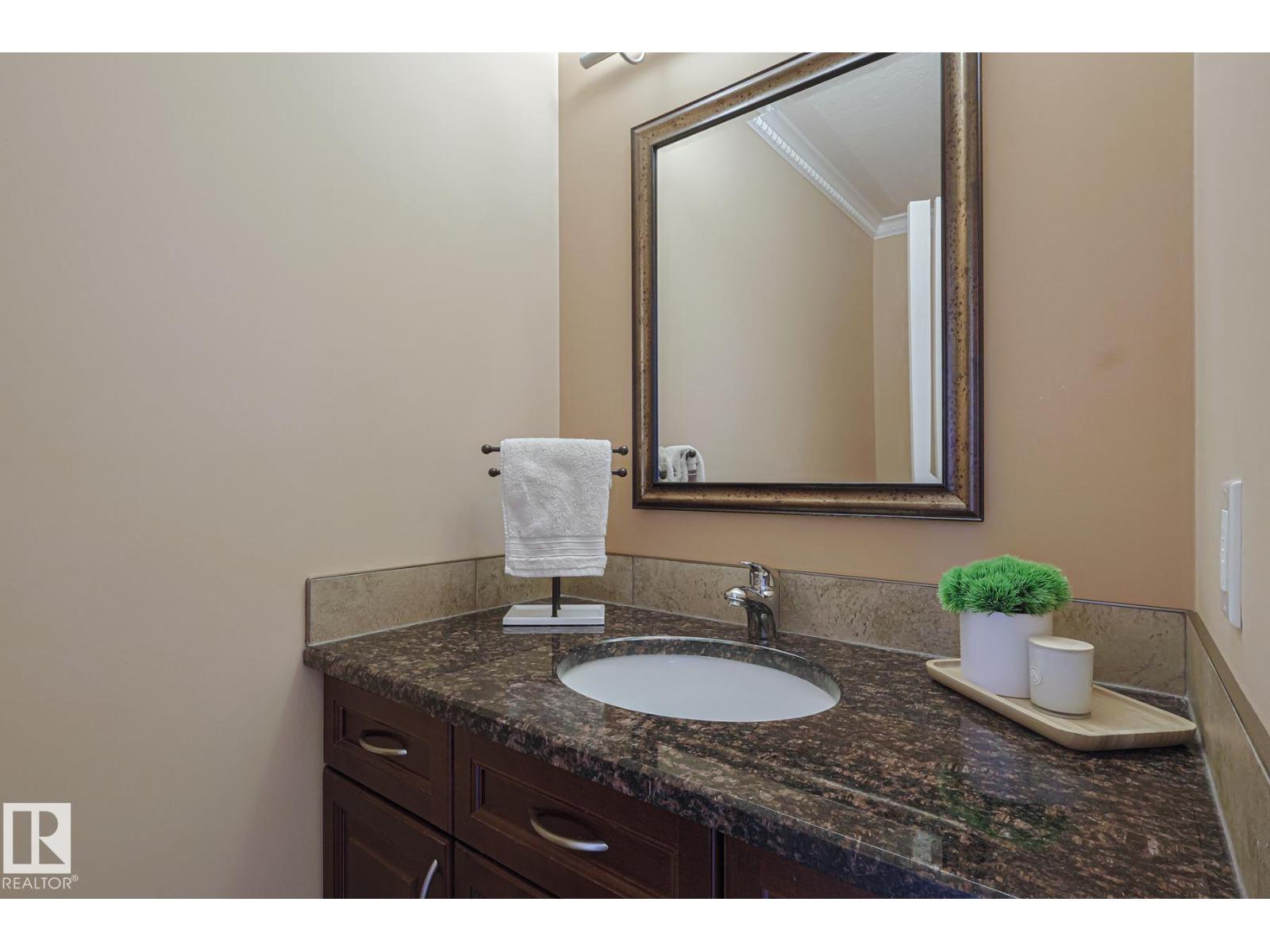 Photo 21 of 10731 150 St Nw, Edmonton AB