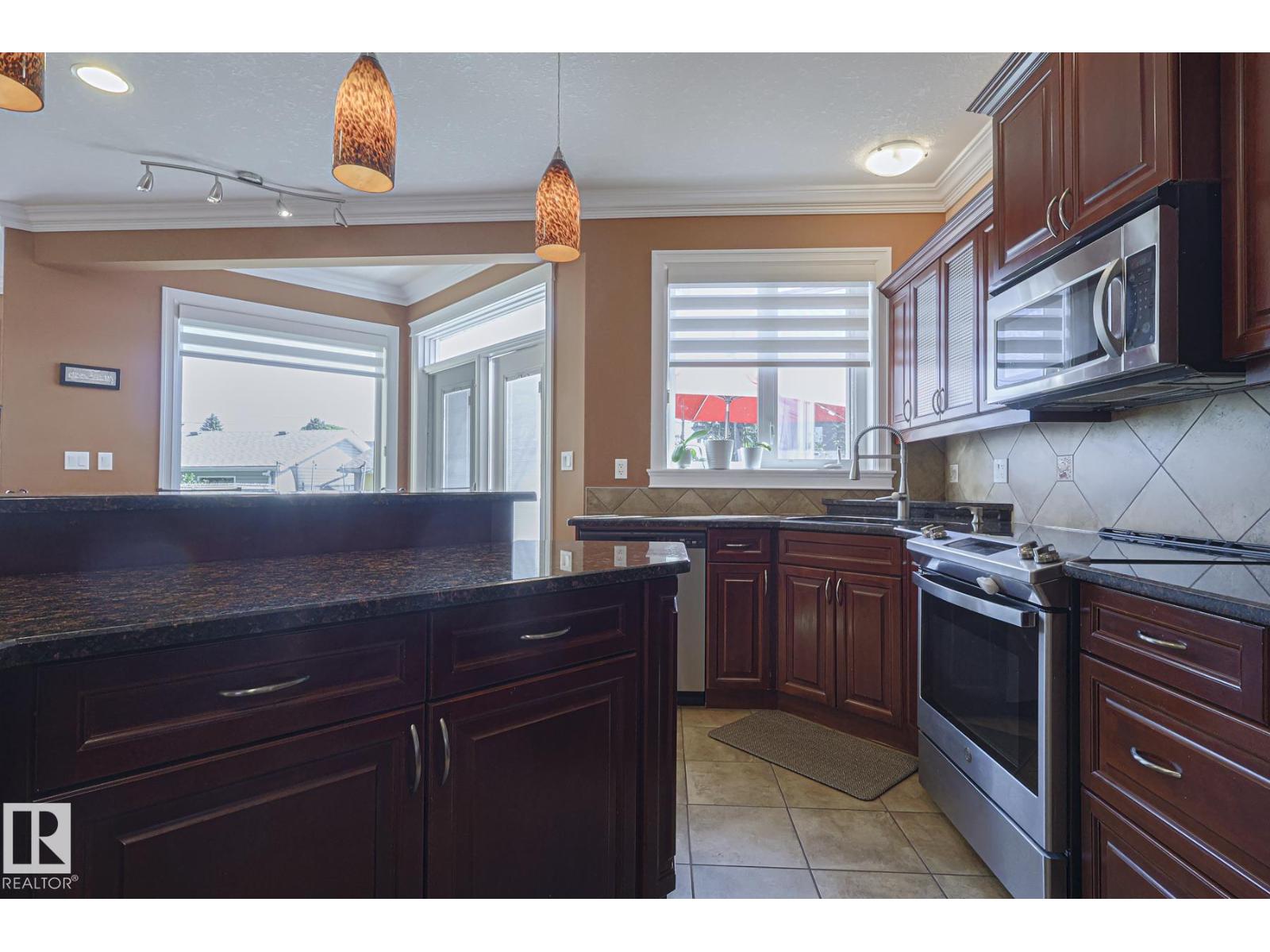 Photo 30 of 10731 150 St Nw, Edmonton AB