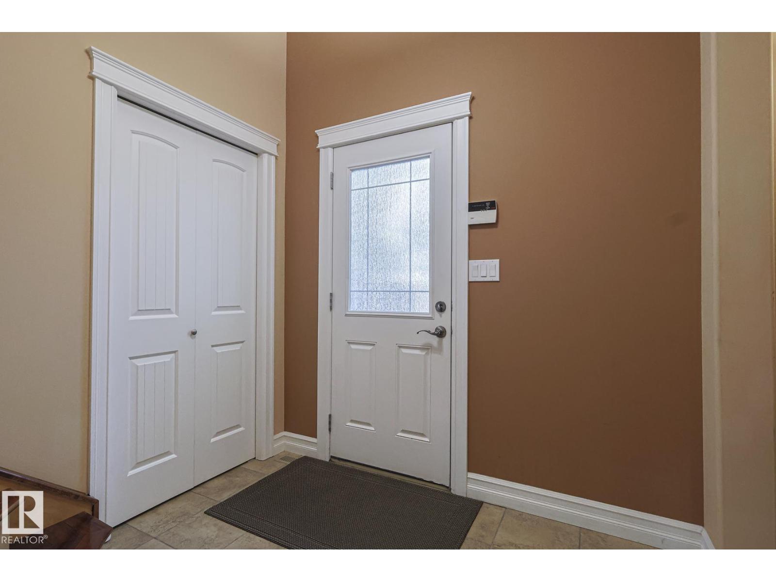 Photo 9 of 10731 150 St Nw, Edmonton AB