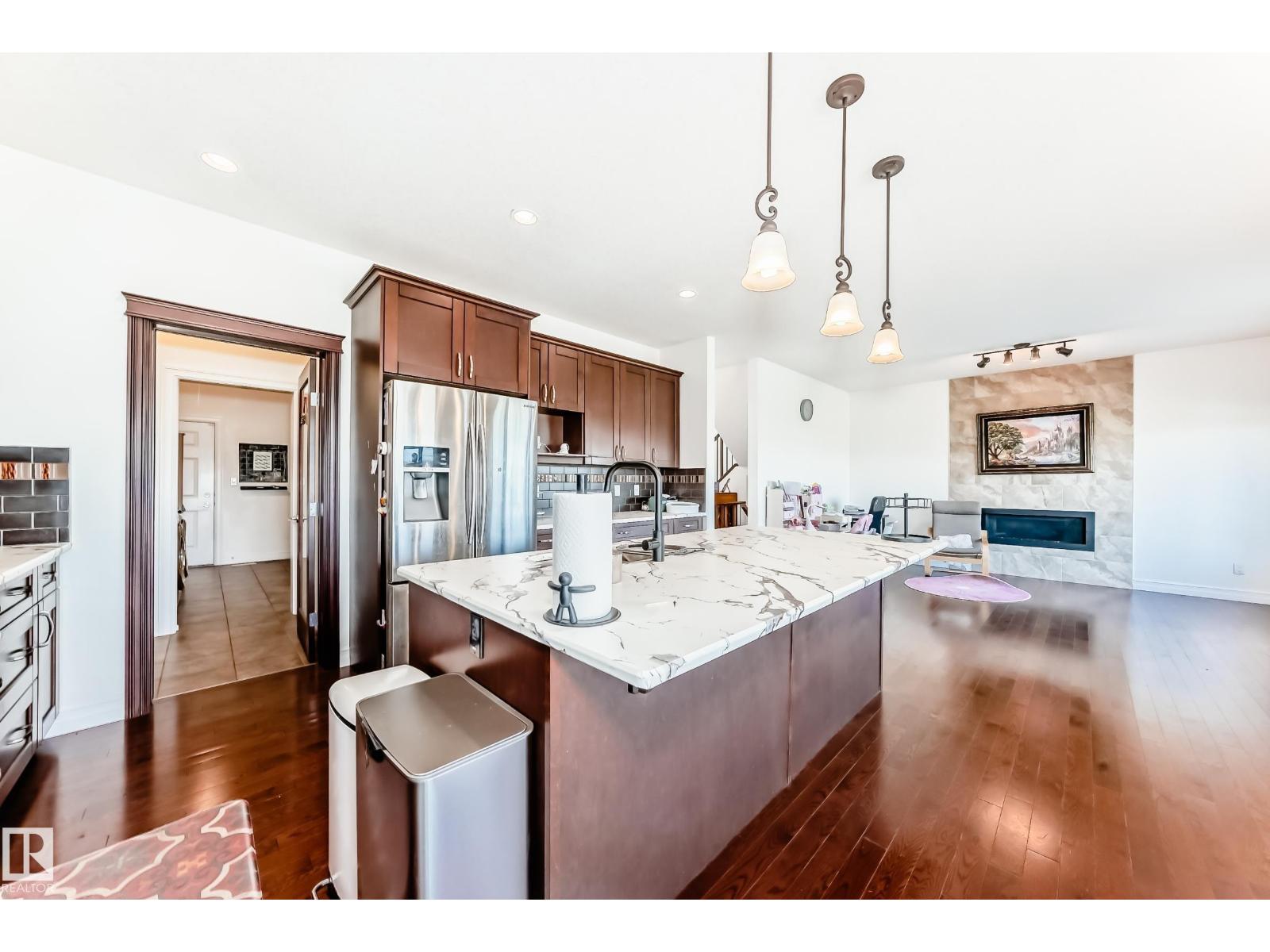 Photo 12 of 8412 218 St Nw, Edmonton AB