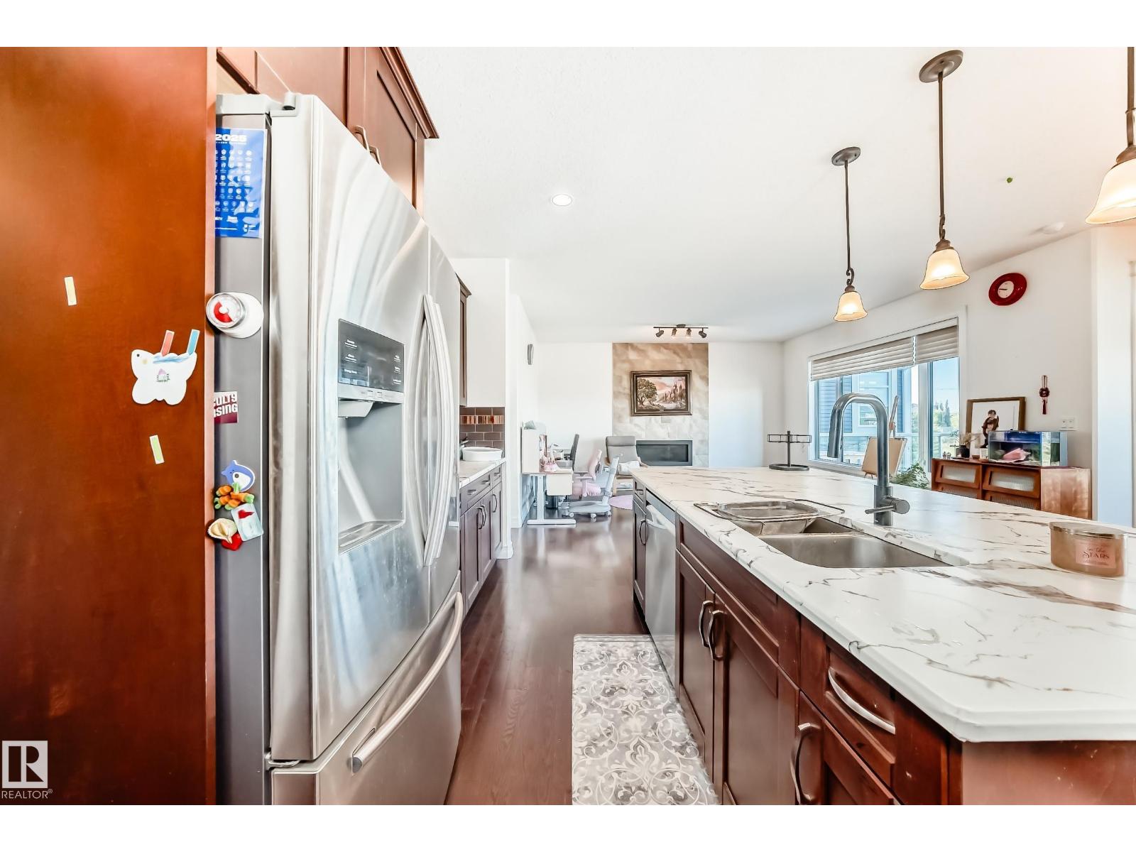 Photo 14 of 8412 218 St Nw, Edmonton AB