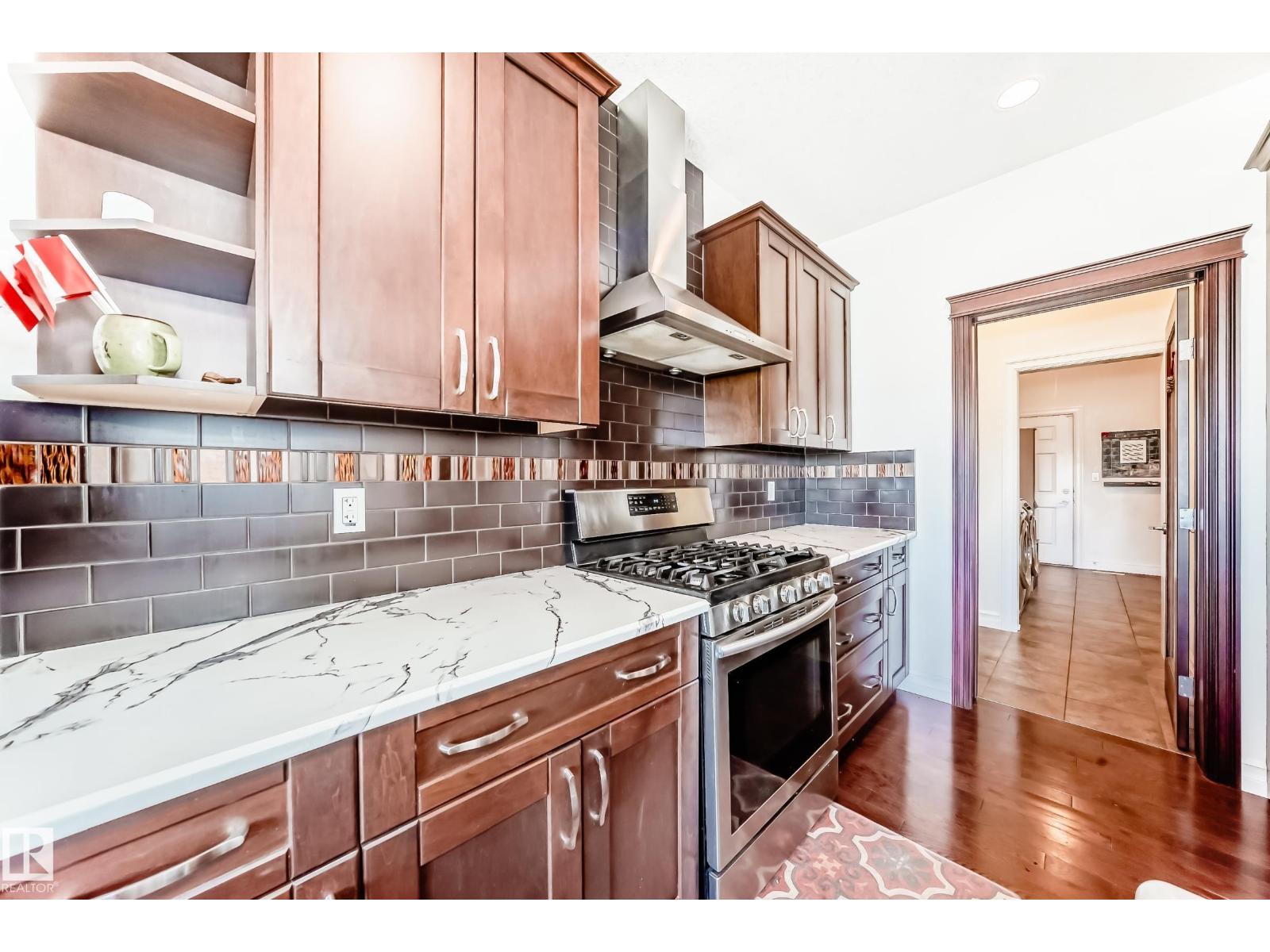 Photo 17 of 8412 218 St Nw, Edmonton AB