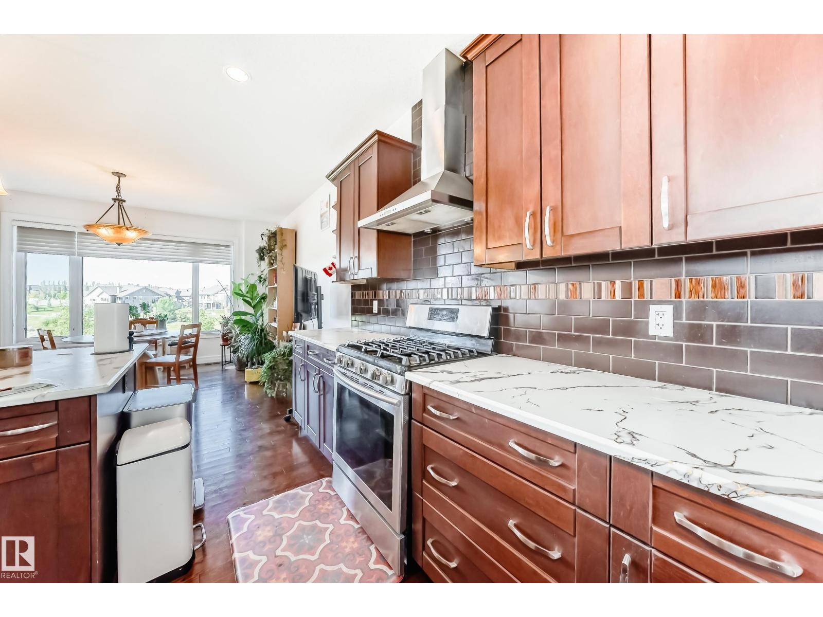 Photo 19 of 8412 218 St Nw, Edmonton AB
