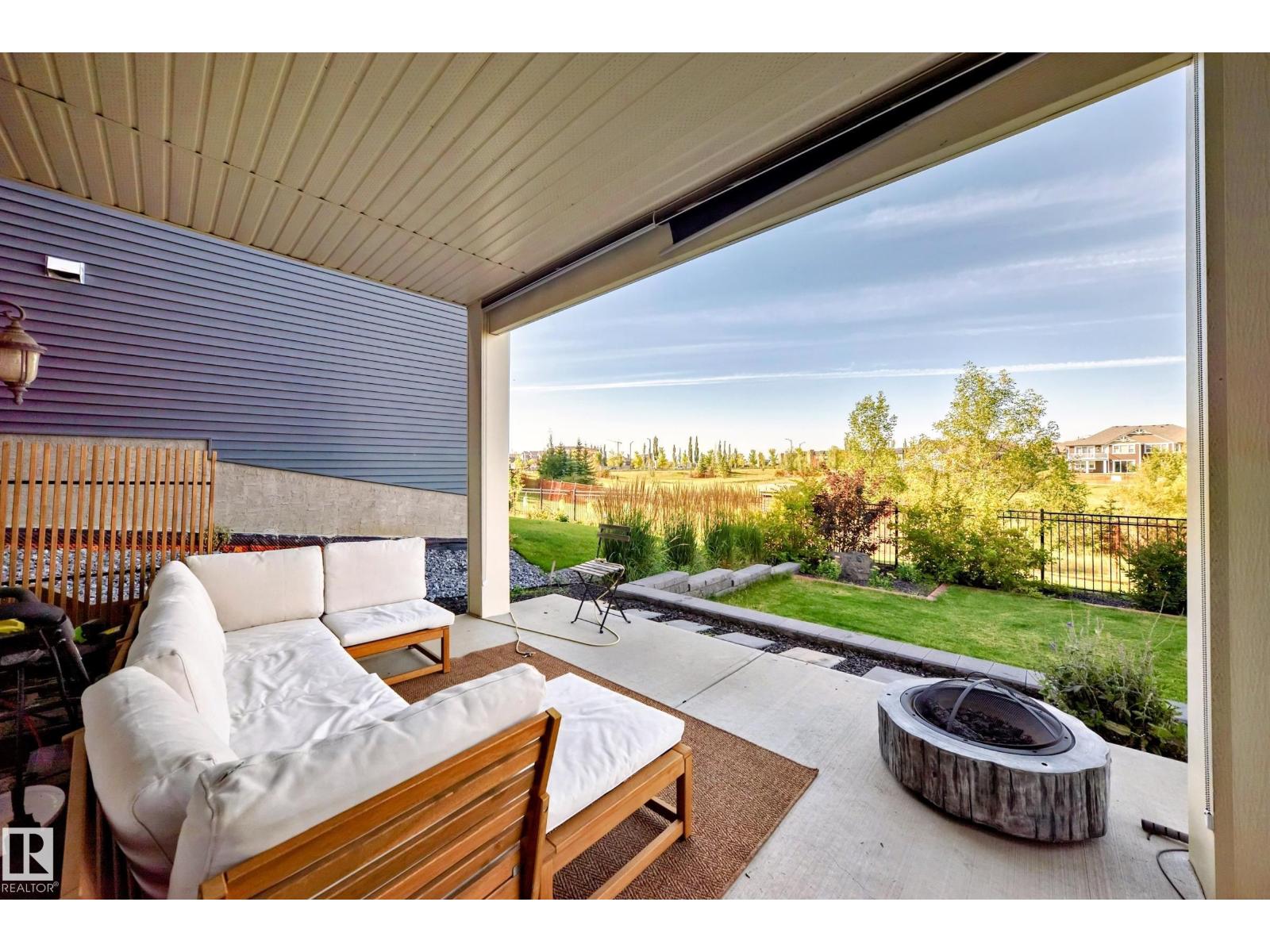 Photo 2 of 8412 218 St Nw, Edmonton AB