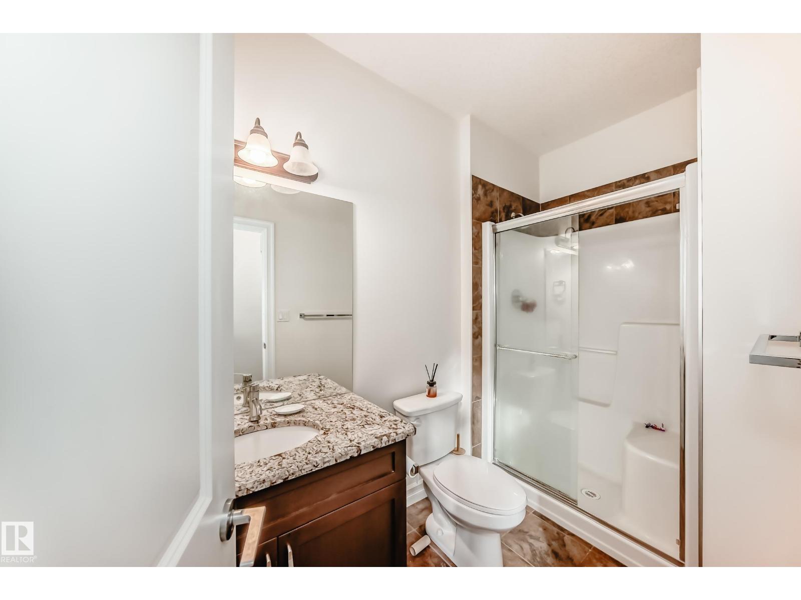 Photo 25 of 8412 218 St Nw, Edmonton AB