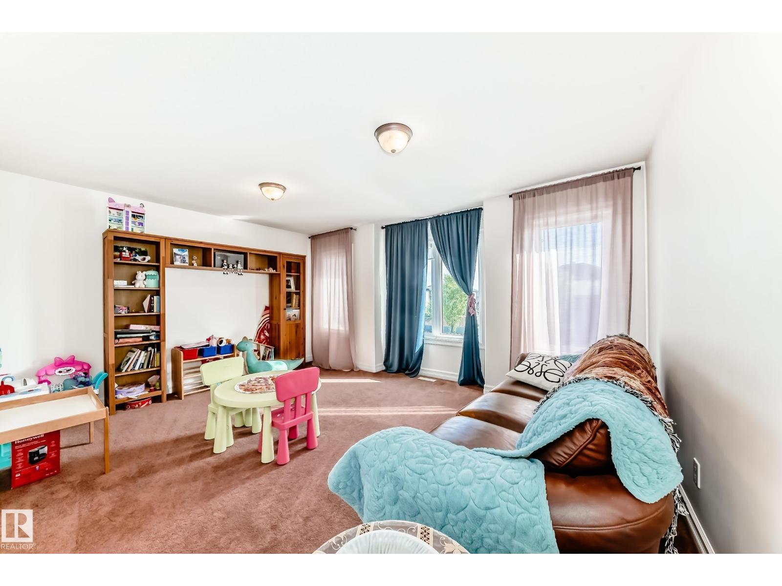 Photo 27 of 8412 218 St Nw, Edmonton AB