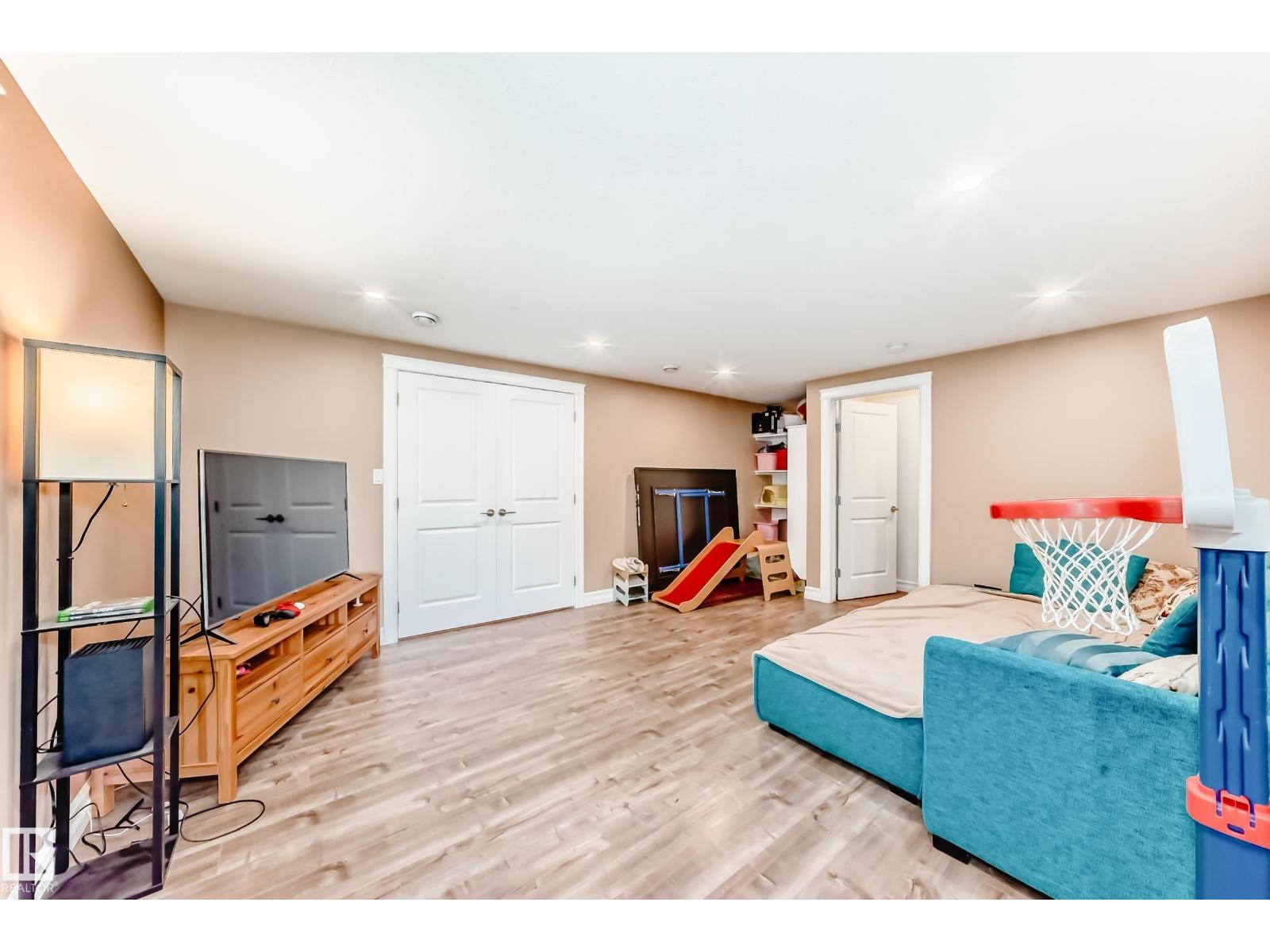 Photo 38 of 8412 218 St Nw, Edmonton AB