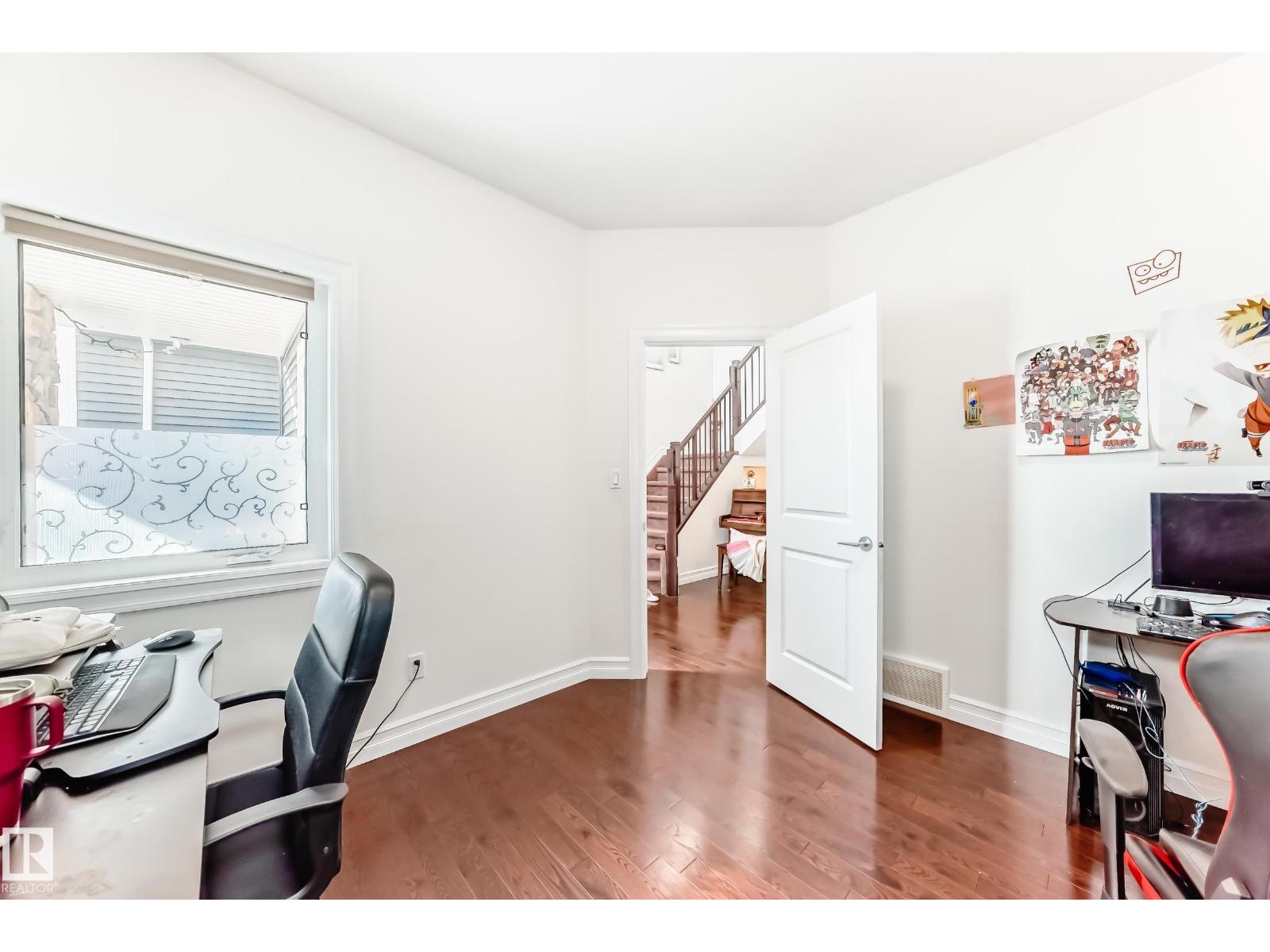 Photo 7 of 8412 218 St Nw, Edmonton AB