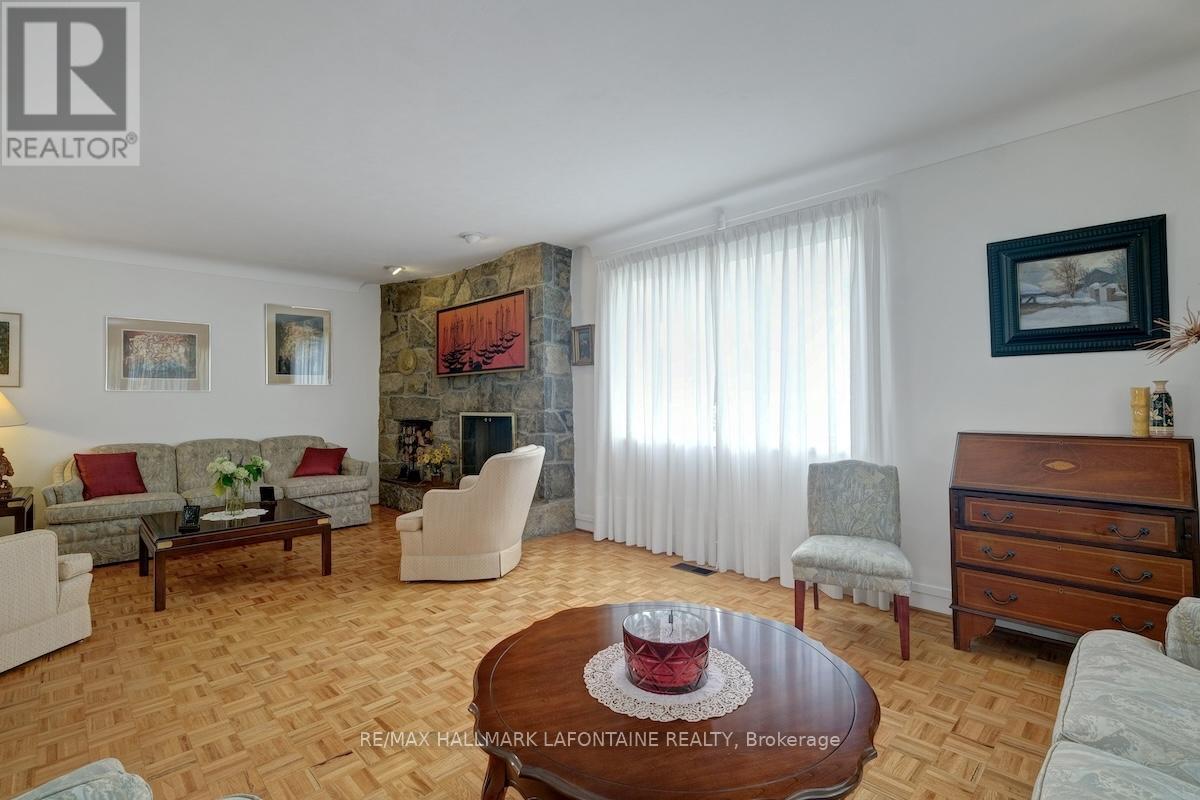 Photo 11 of 844 Edgeworth Avenue, Ottawa ON