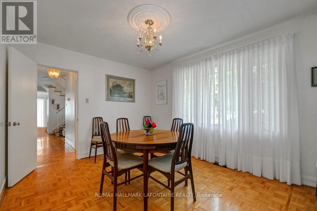 Photo 18 of 844 Edgeworth Avenue, Ottawa ON