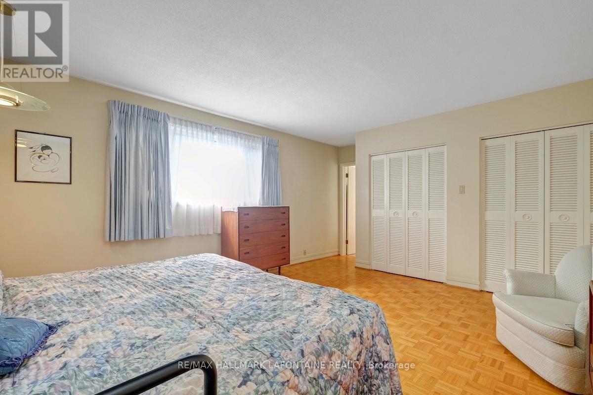 Photo 25 of 844 Edgeworth Avenue, Ottawa ON