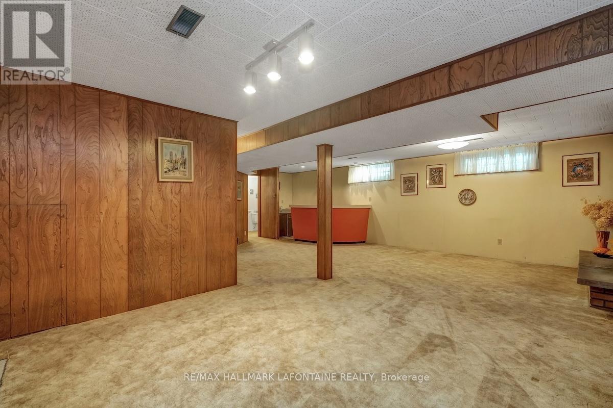 Photo 36 of 844 Edgeworth Avenue, Ottawa ON