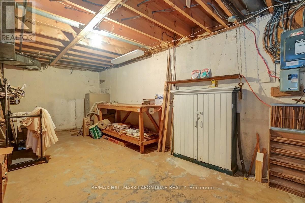 Photo 41 of 844 Edgeworth Avenue, Ottawa ON