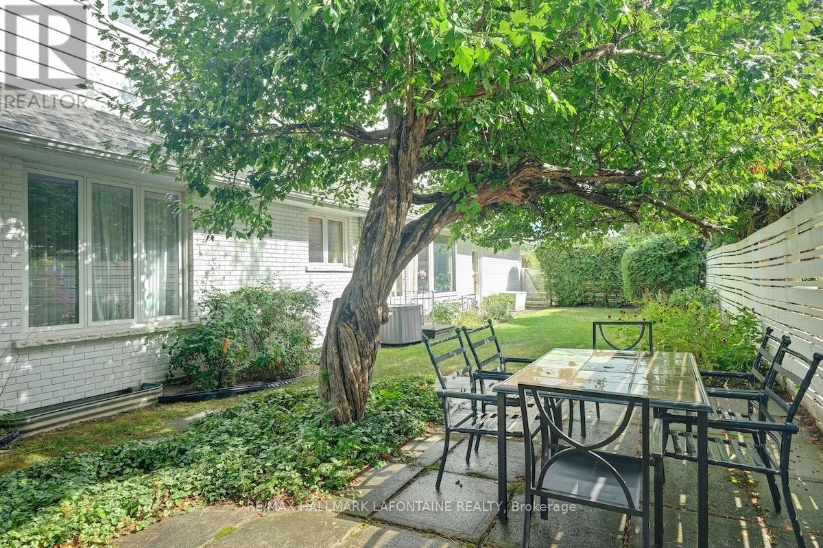 Photo 42 of 844 Edgeworth Avenue, Ottawa ON