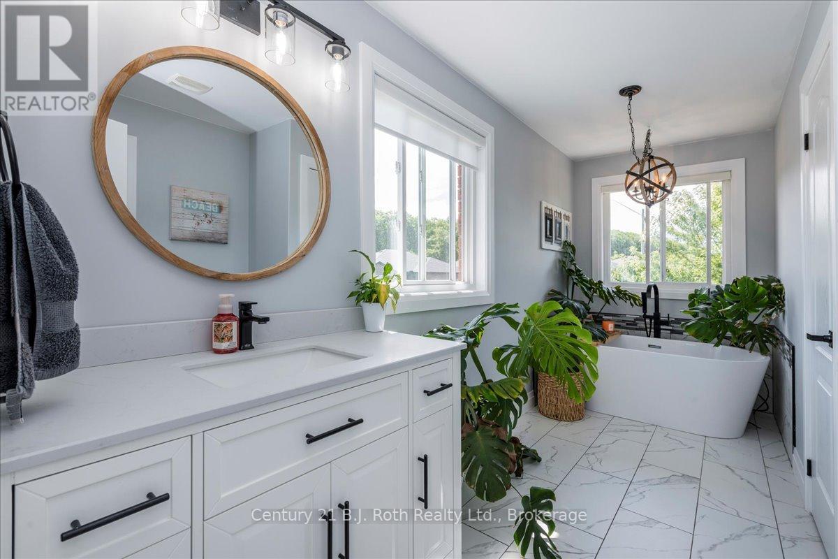 Photo 25 of 4 Sheppard Drive, Tay ON