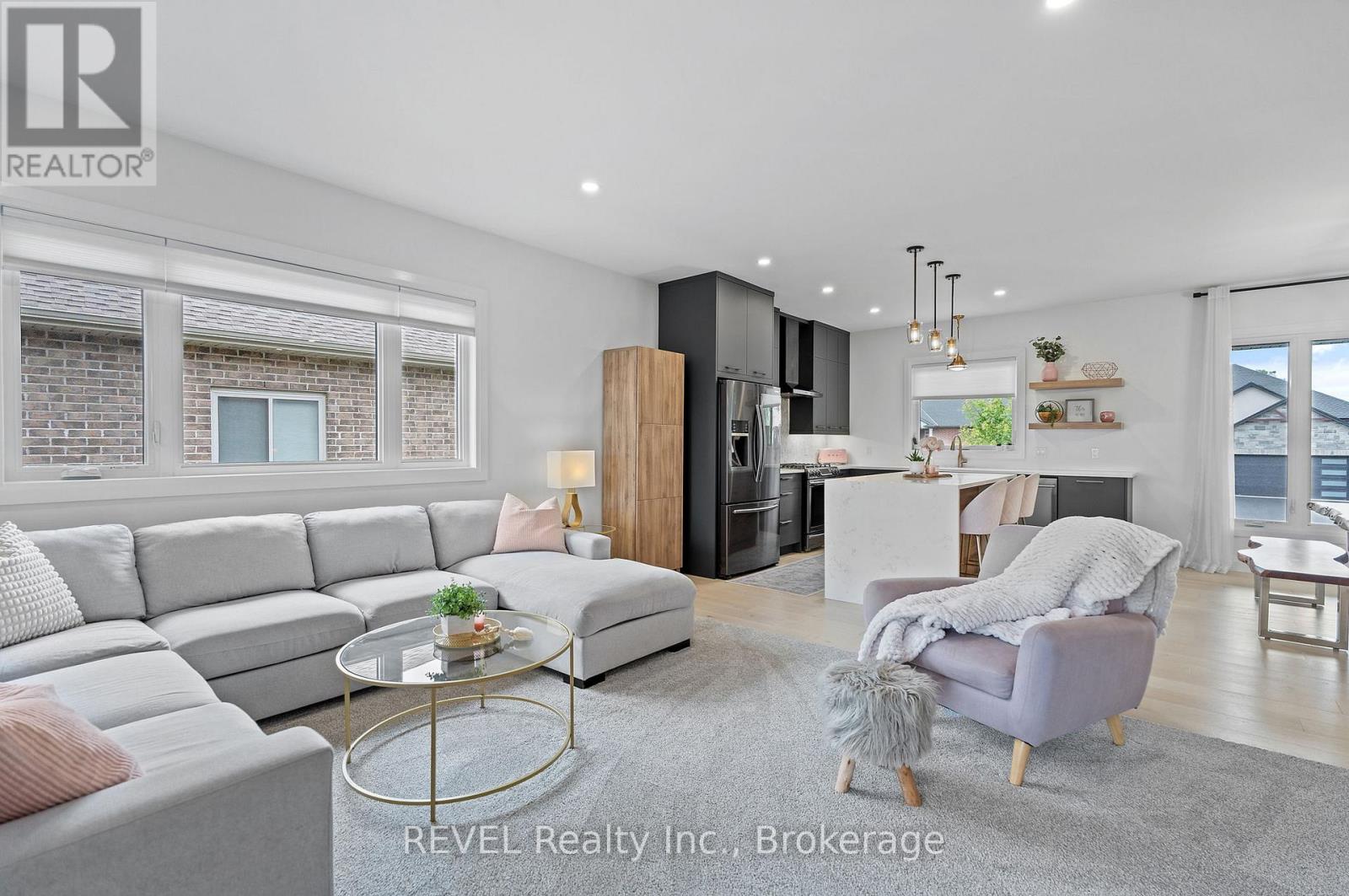 Photo 19 of 704 Clarence Street, Port Colborne ON