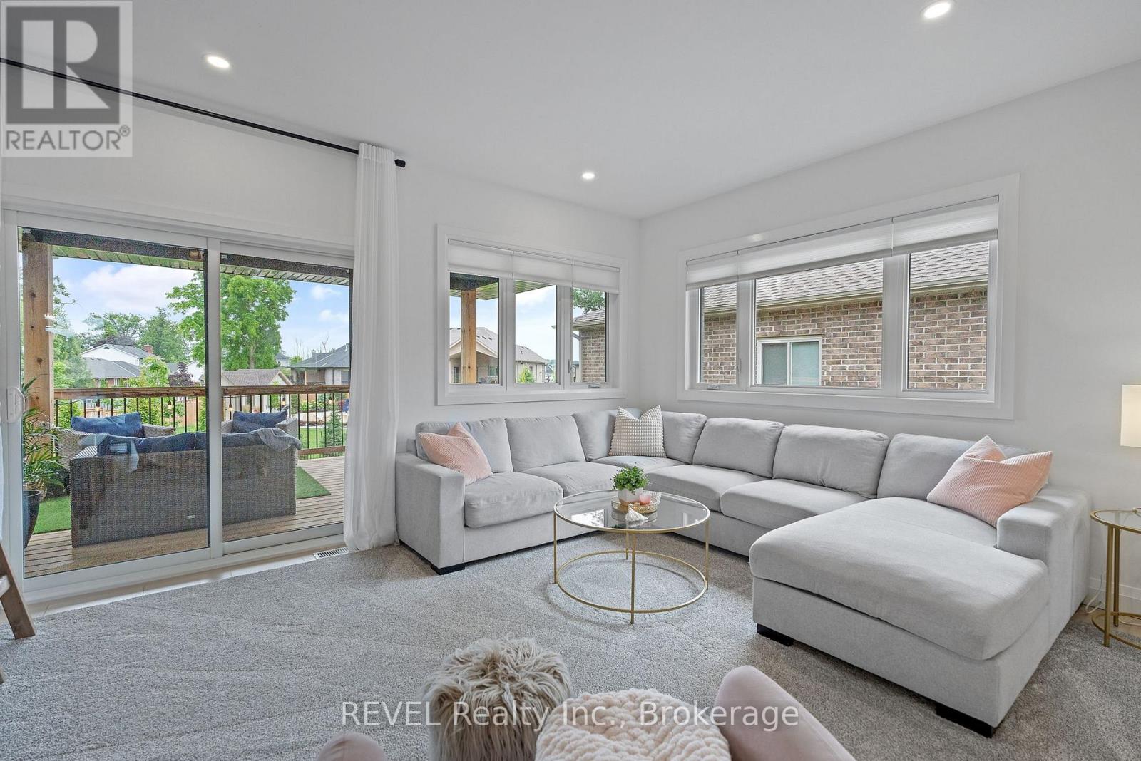 Photo 20 of 704 Clarence Street, Port Colborne ON