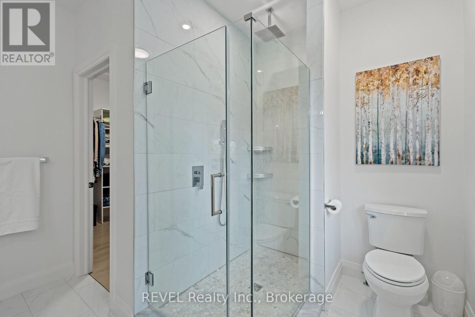 Photo 25 of 704 Clarence Street, Port Colborne ON