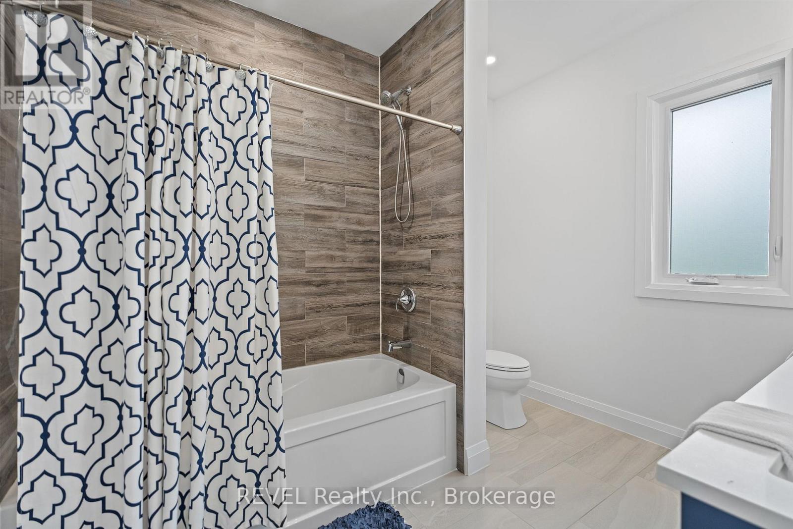 Photo 30 of 704 Clarence Street, Port Colborne ON