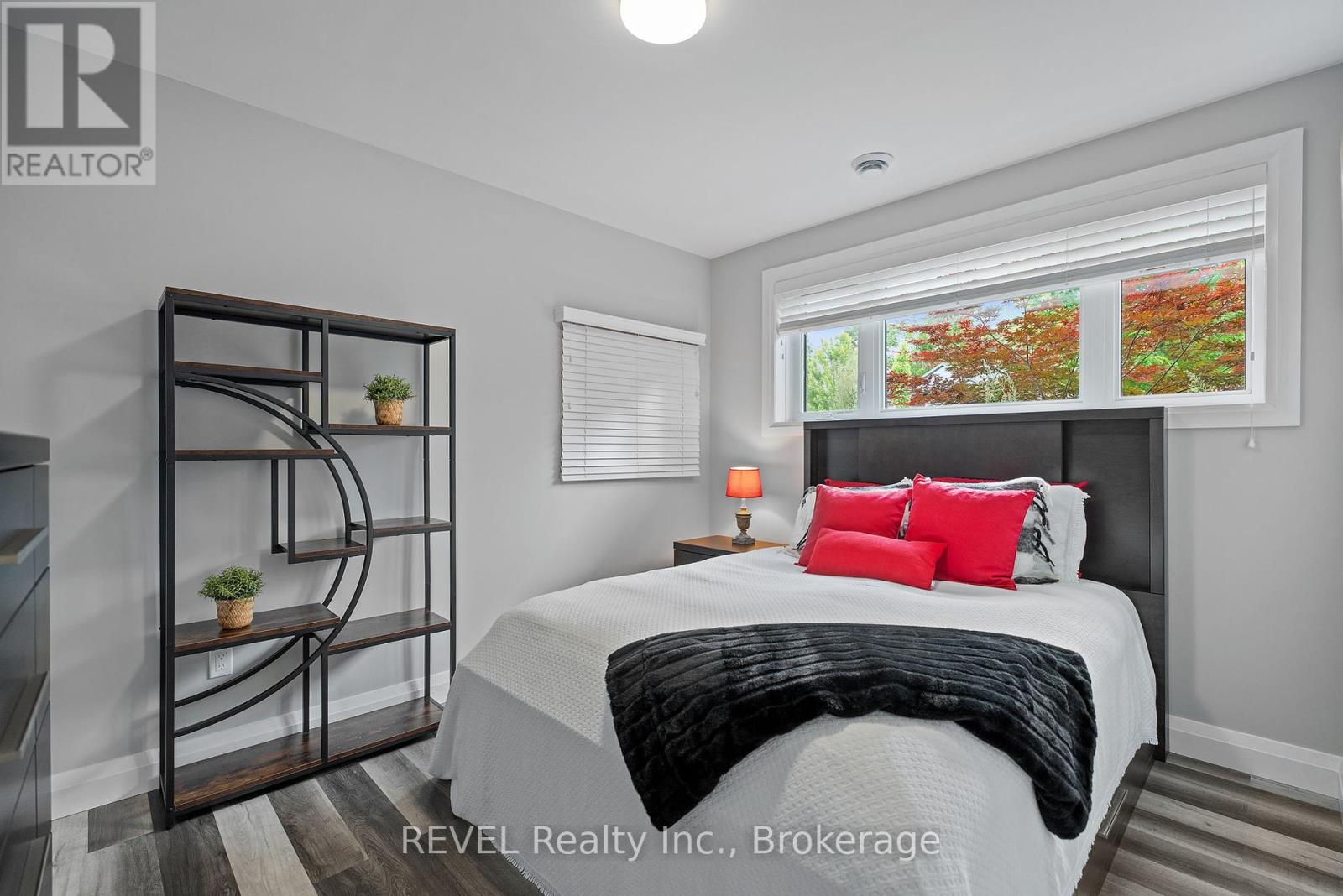 Photo 35 of 704 Clarence Street, Port Colborne ON