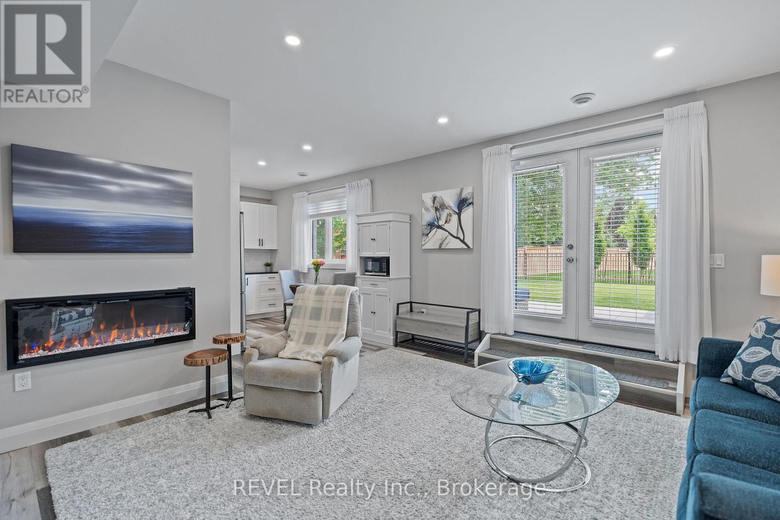 Photo 36 of 704 Clarence Street, Port Colborne ON