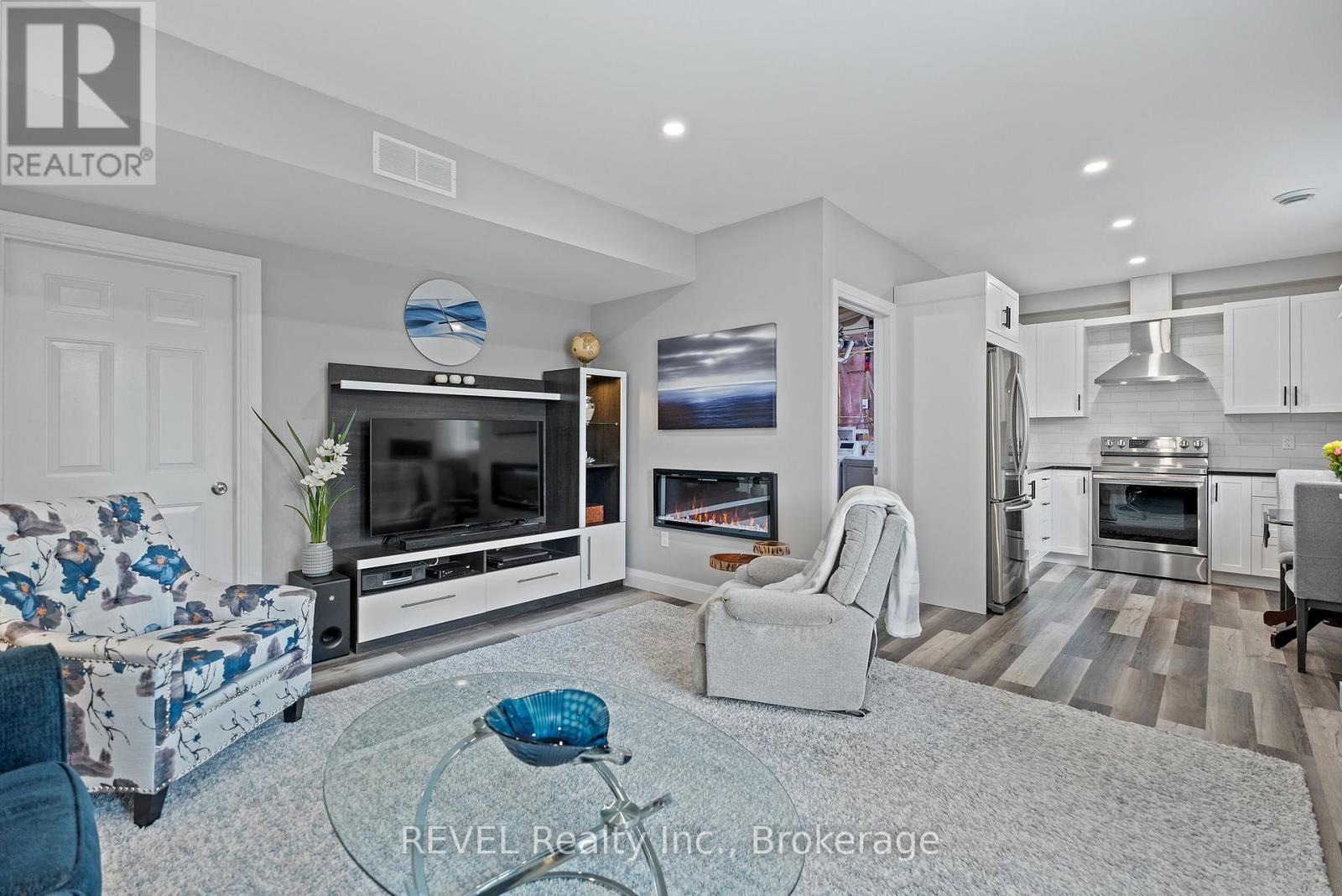 Photo 37 of 704 Clarence Street, Port Colborne ON