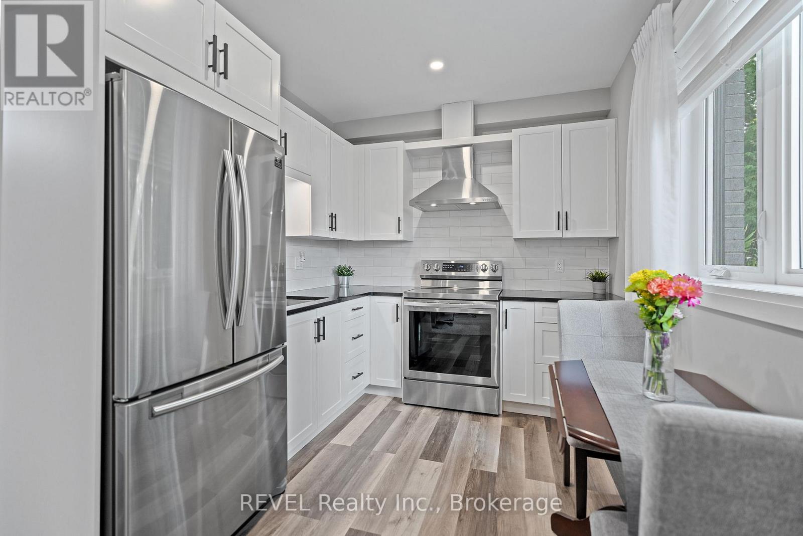 Photo 39 of 704 Clarence Street, Port Colborne ON