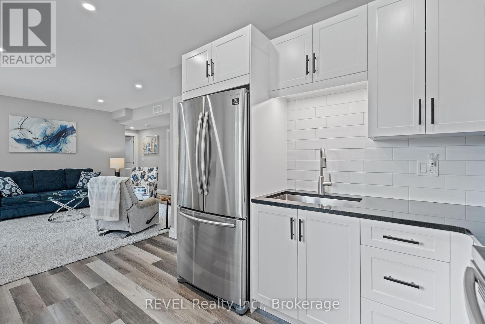 Photo 40 of 704 Clarence Street, Port Colborne ON