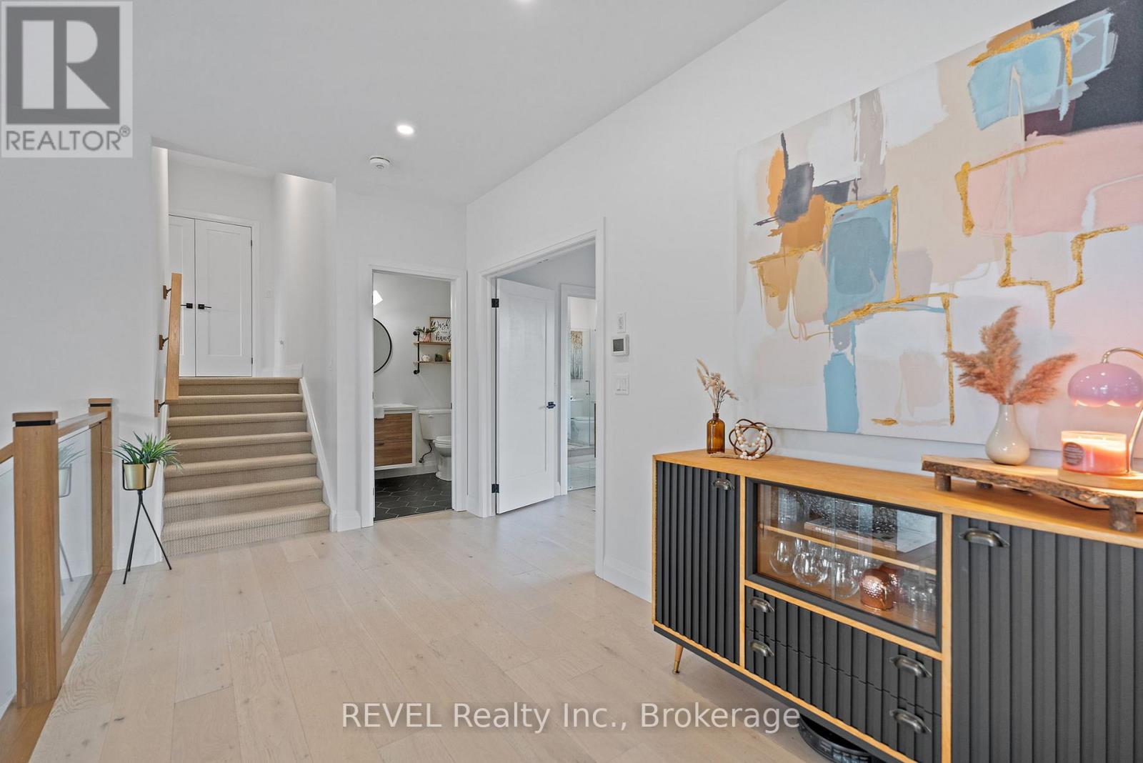 Photo 8 of 704 Clarence Street, Port Colborne ON