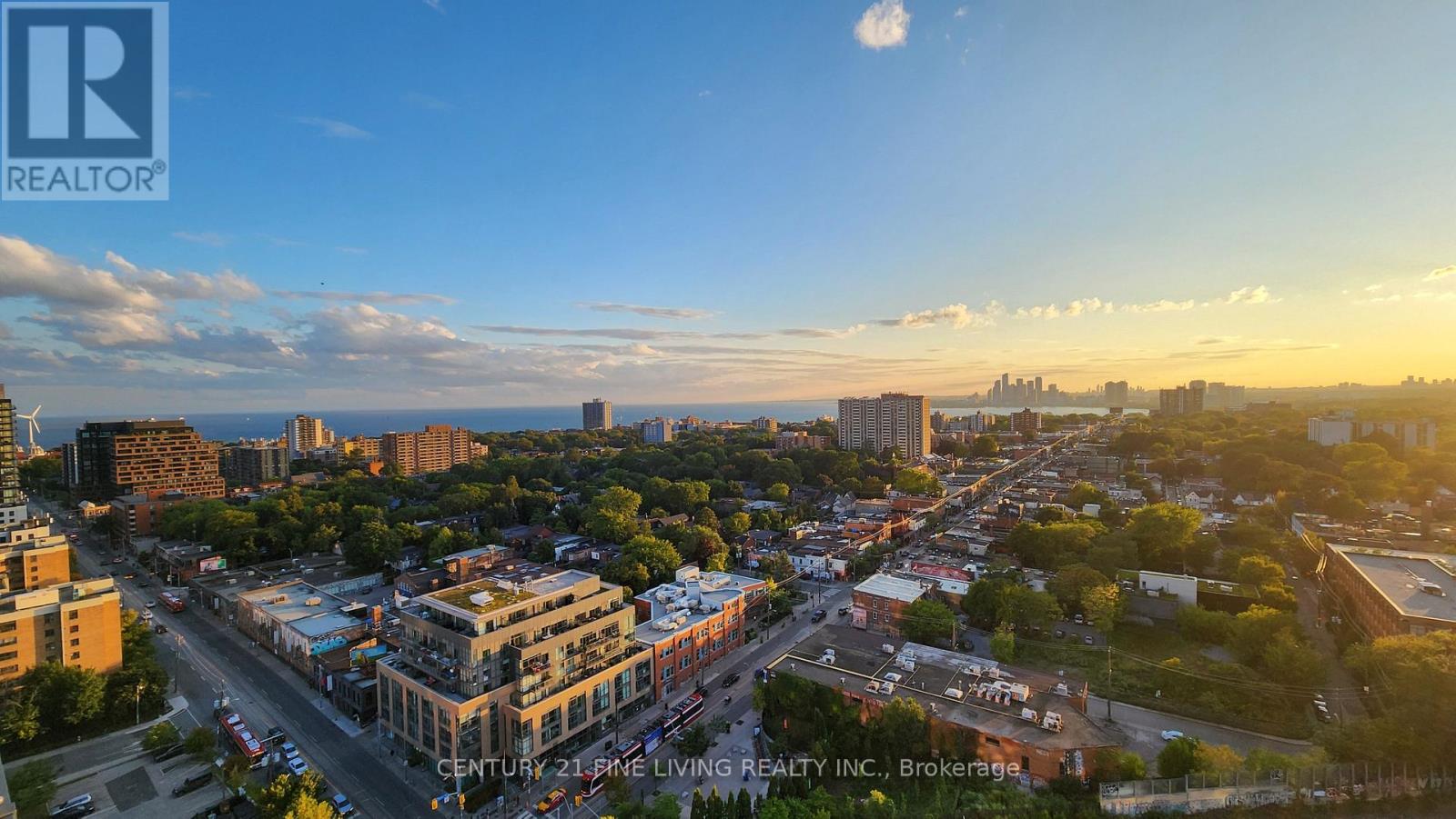 Photo 18 of 2010 20 Minowan Milkan Lane, Toronto ON