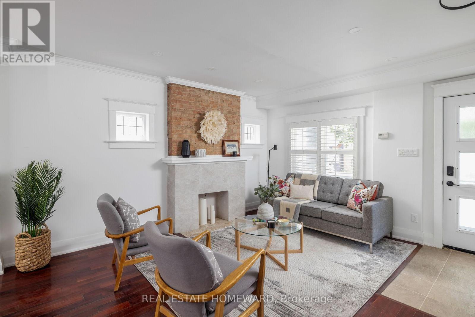 Photo 10 of 27 Normandy Boulevard, Toronto ON