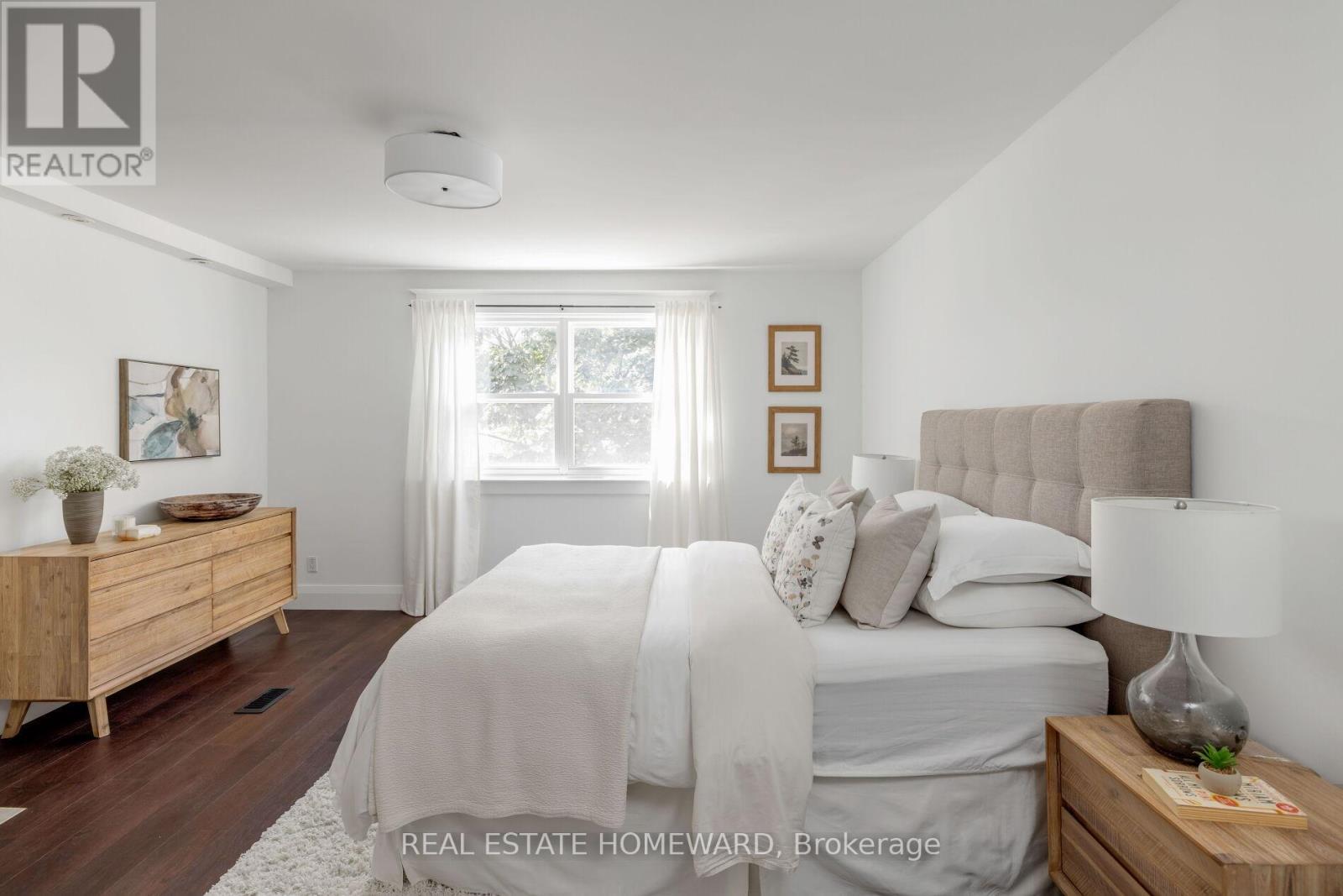 Photo 17 of 27 Normandy Boulevard, Toronto ON