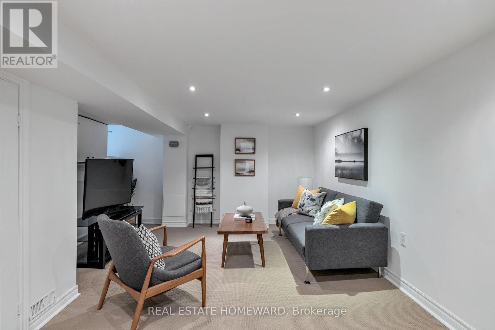 Photo 24 of 27 Normandy Boulevard, Toronto ON