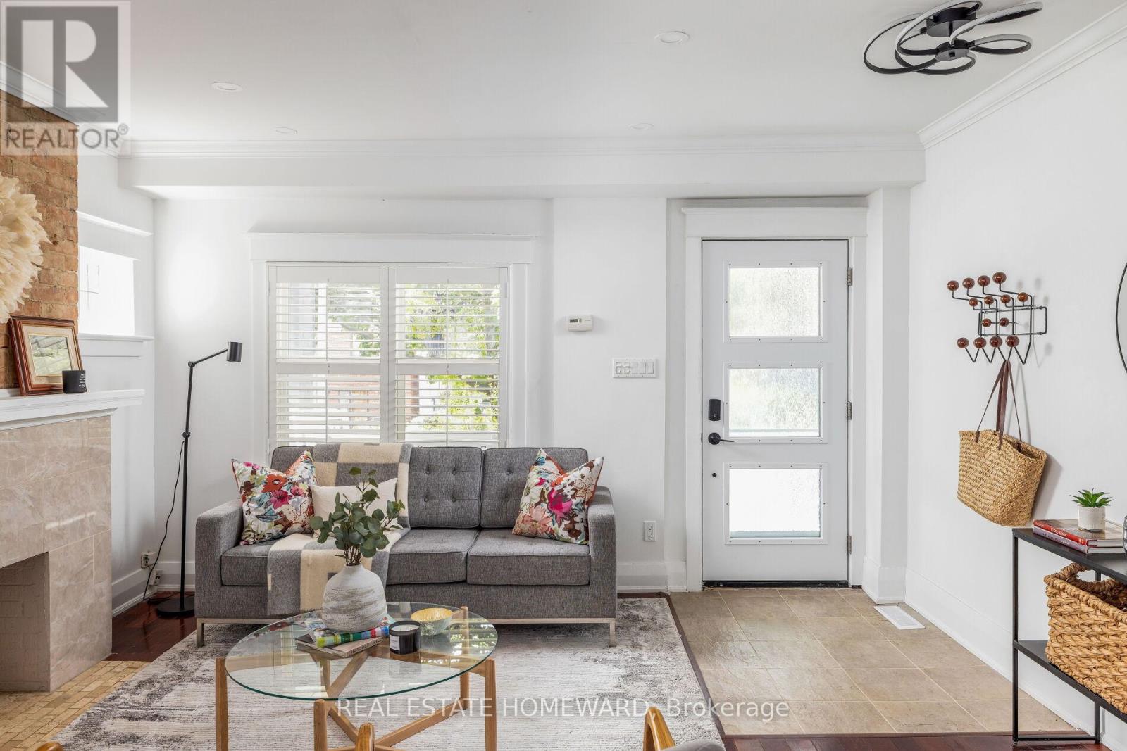 Photo 8 of 27 Normandy Boulevard, Toronto ON