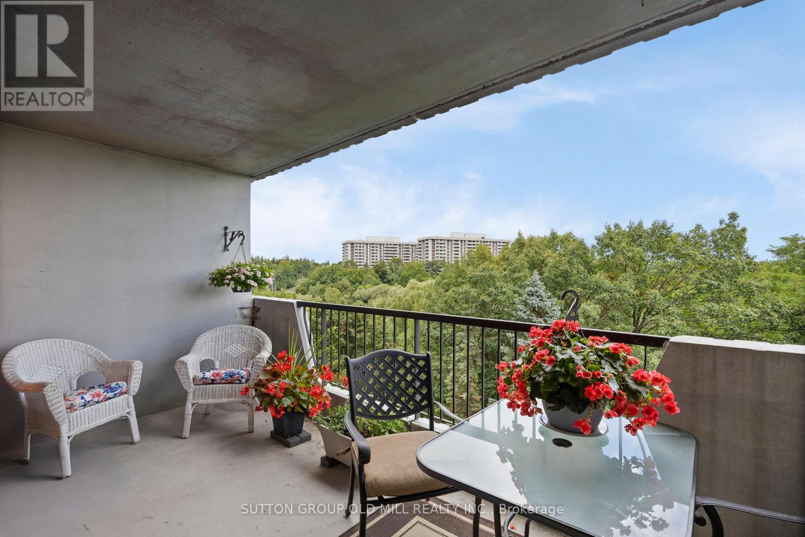 Photo 10 of 602 7811 Yonge Street, Markham ON
