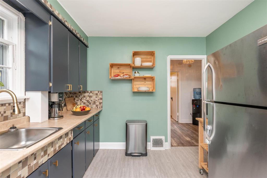 Photo 11 of 153 Oakview Avenue, Winnipeg MB