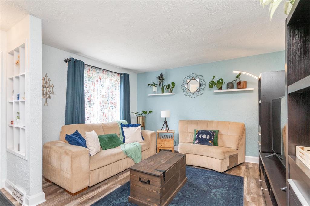 Photo 3 of 153 Oakview Avenue, Winnipeg MB