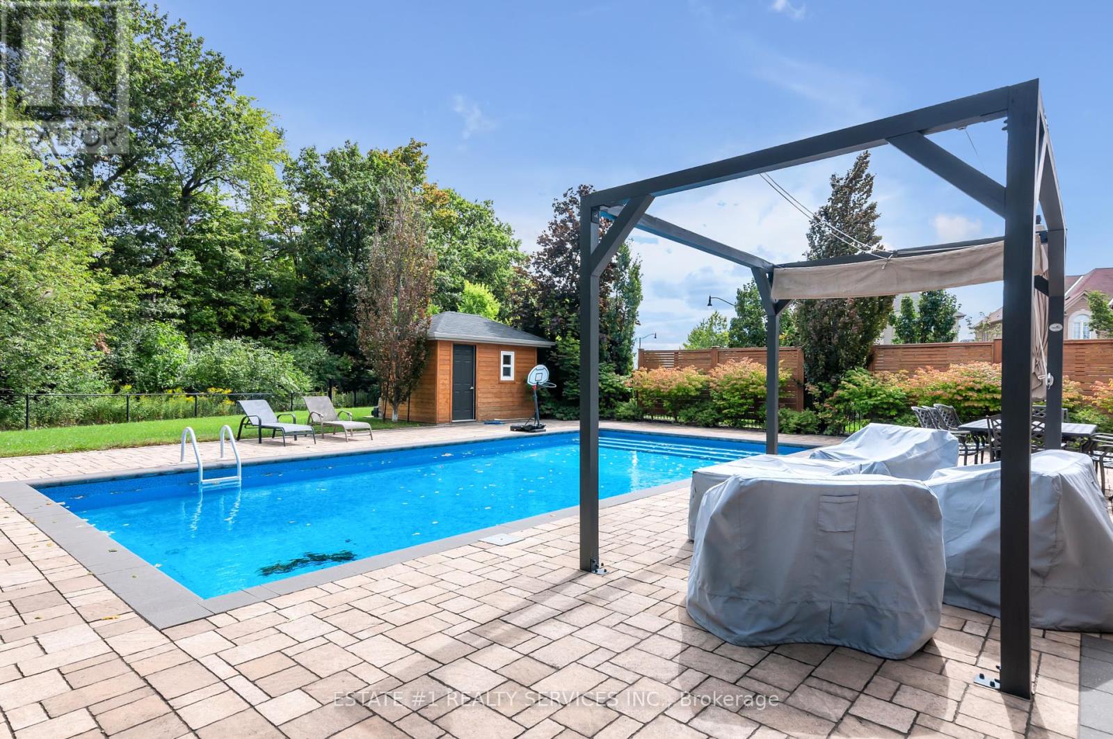 Photo 14 of 113 Royal West Drive, Brampton ON