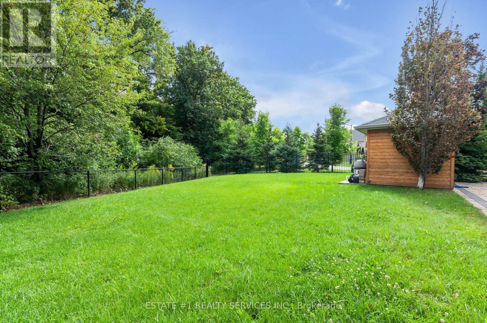 Photo 15 of 113 Royal West Drive, Brampton ON