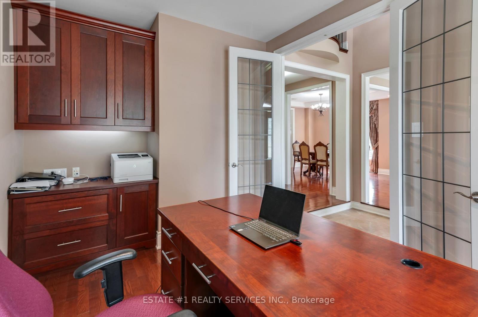 Photo 17 of 113 Royal West Drive, Brampton ON
