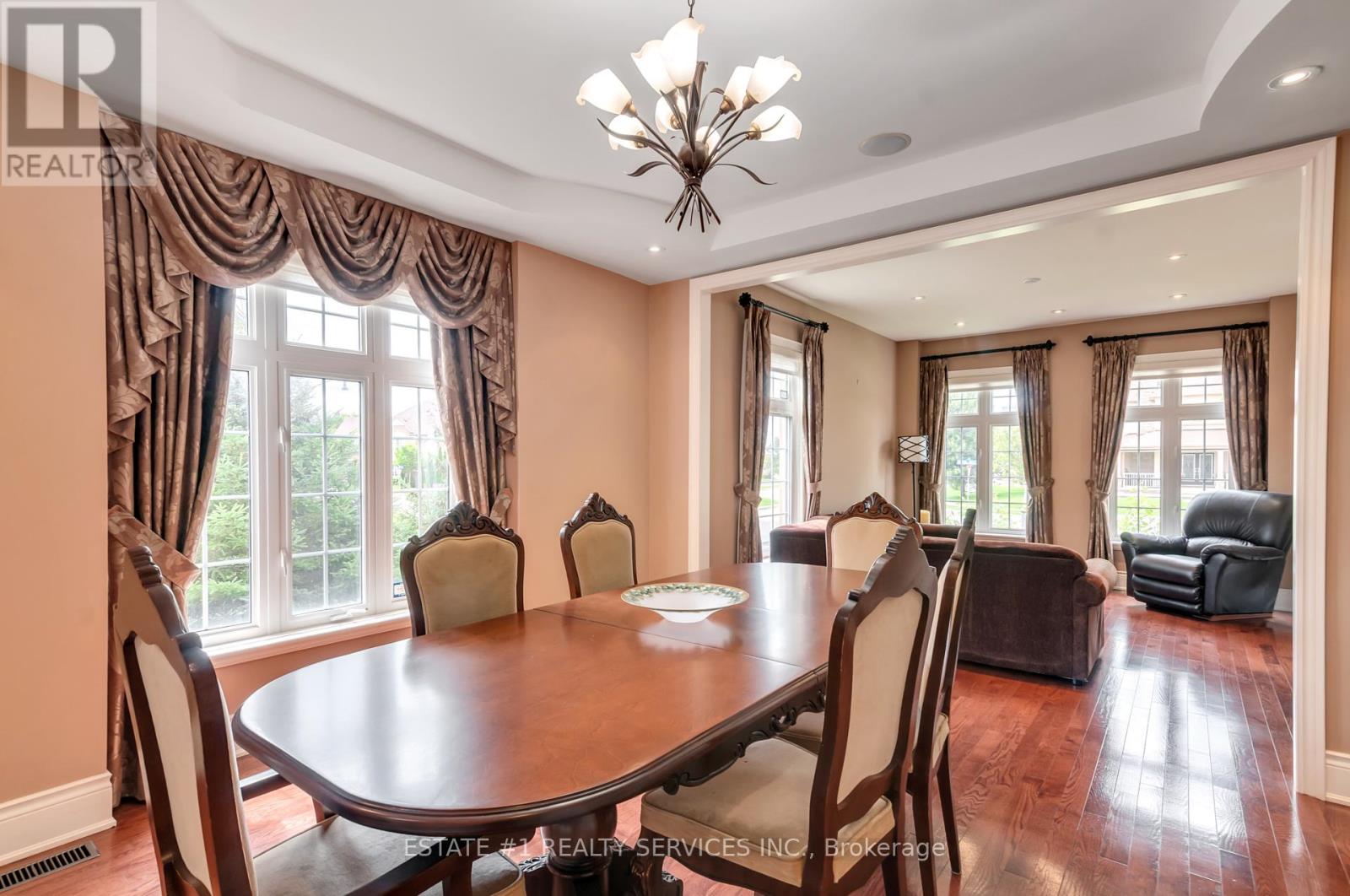 Photo 26 of 113 Royal West Drive, Brampton ON