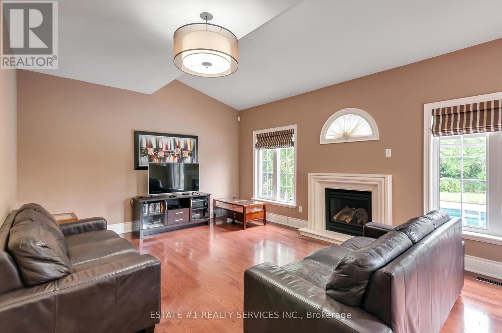 Photo 29 of 113 Royal West Drive, Brampton ON